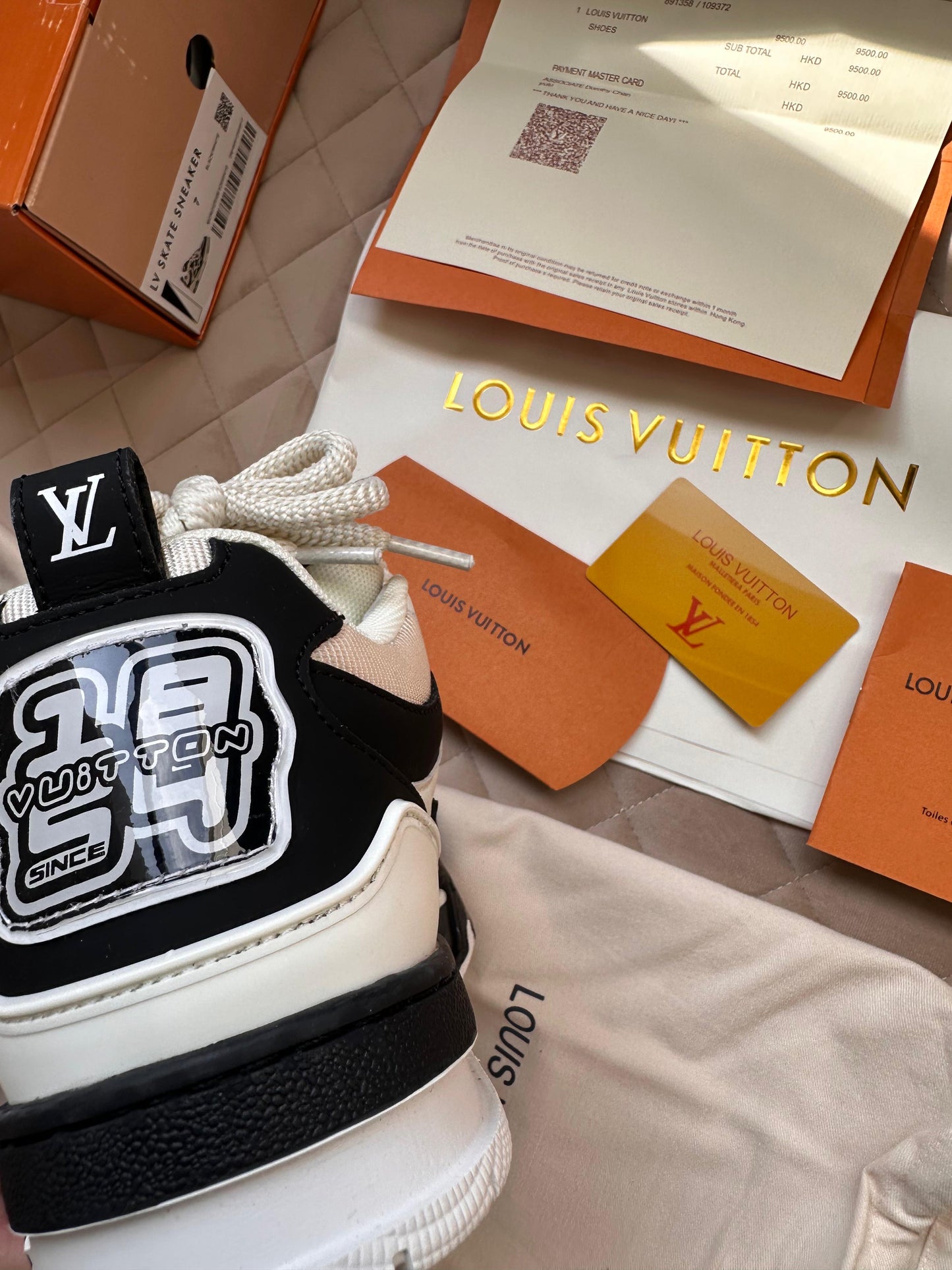 Louis Vuitton Skate B&N