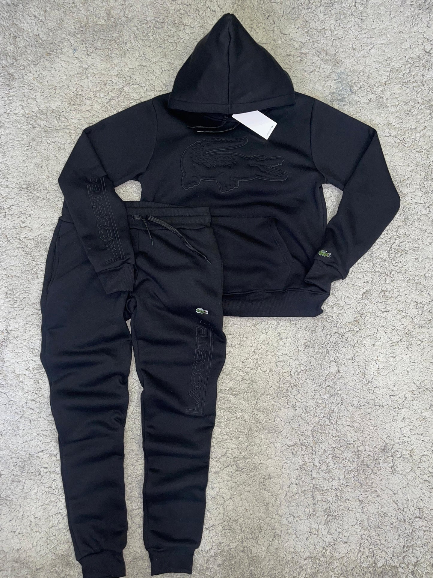 Chandal Lacoste relieve