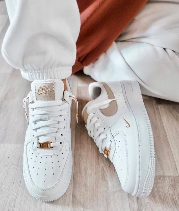 Nike Airforce 1 beige logo - Mi tienda