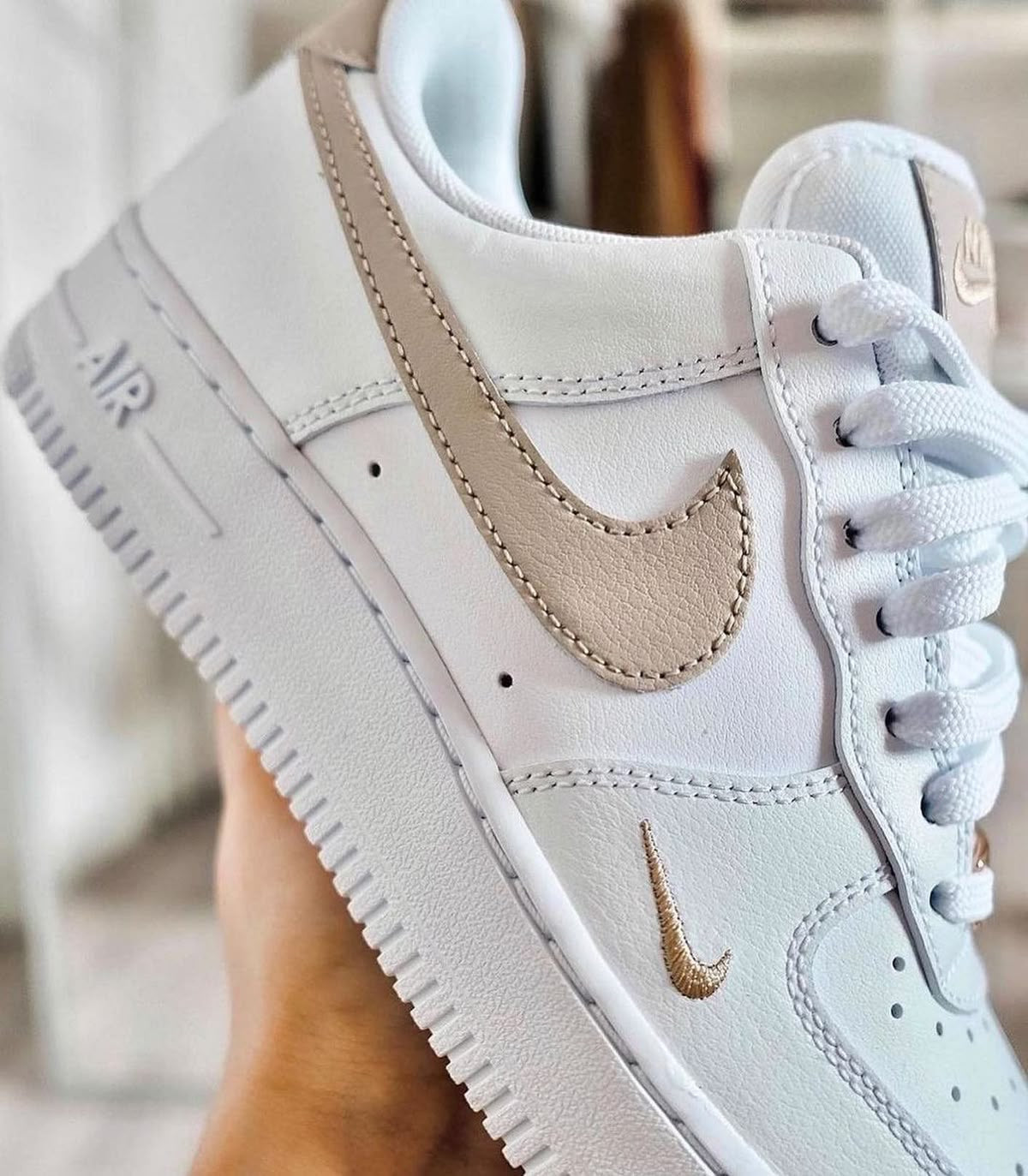 Nike Airforce 1 beige logo - Mi tienda