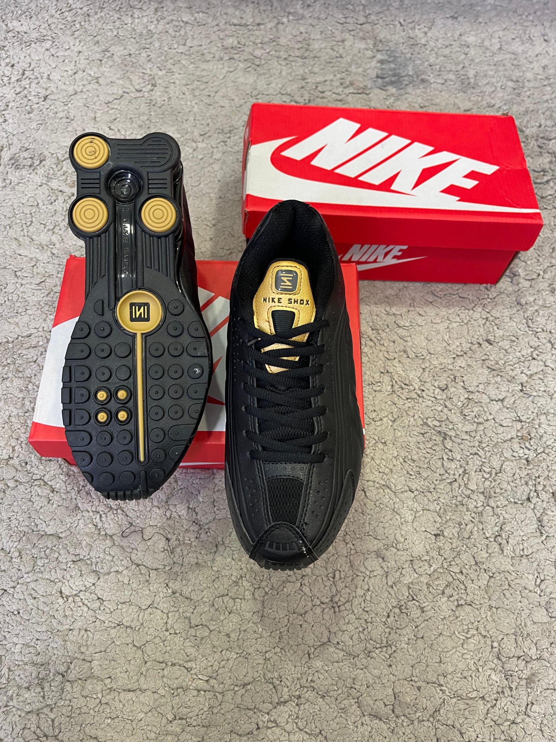 Nike Shox R4 Black Gold - Mi tienda
