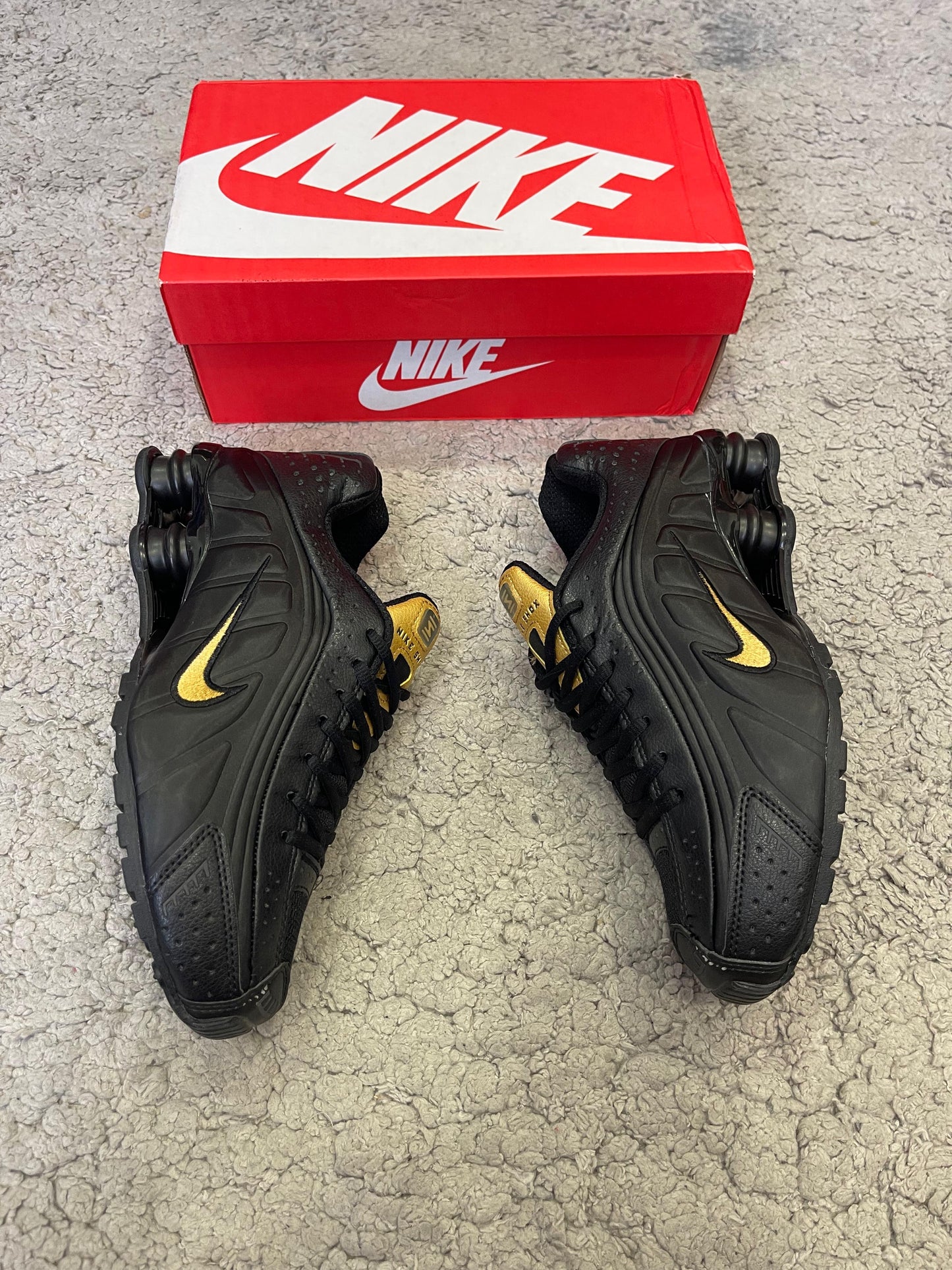 Nike Shox R4 Black Gold - Mi tienda