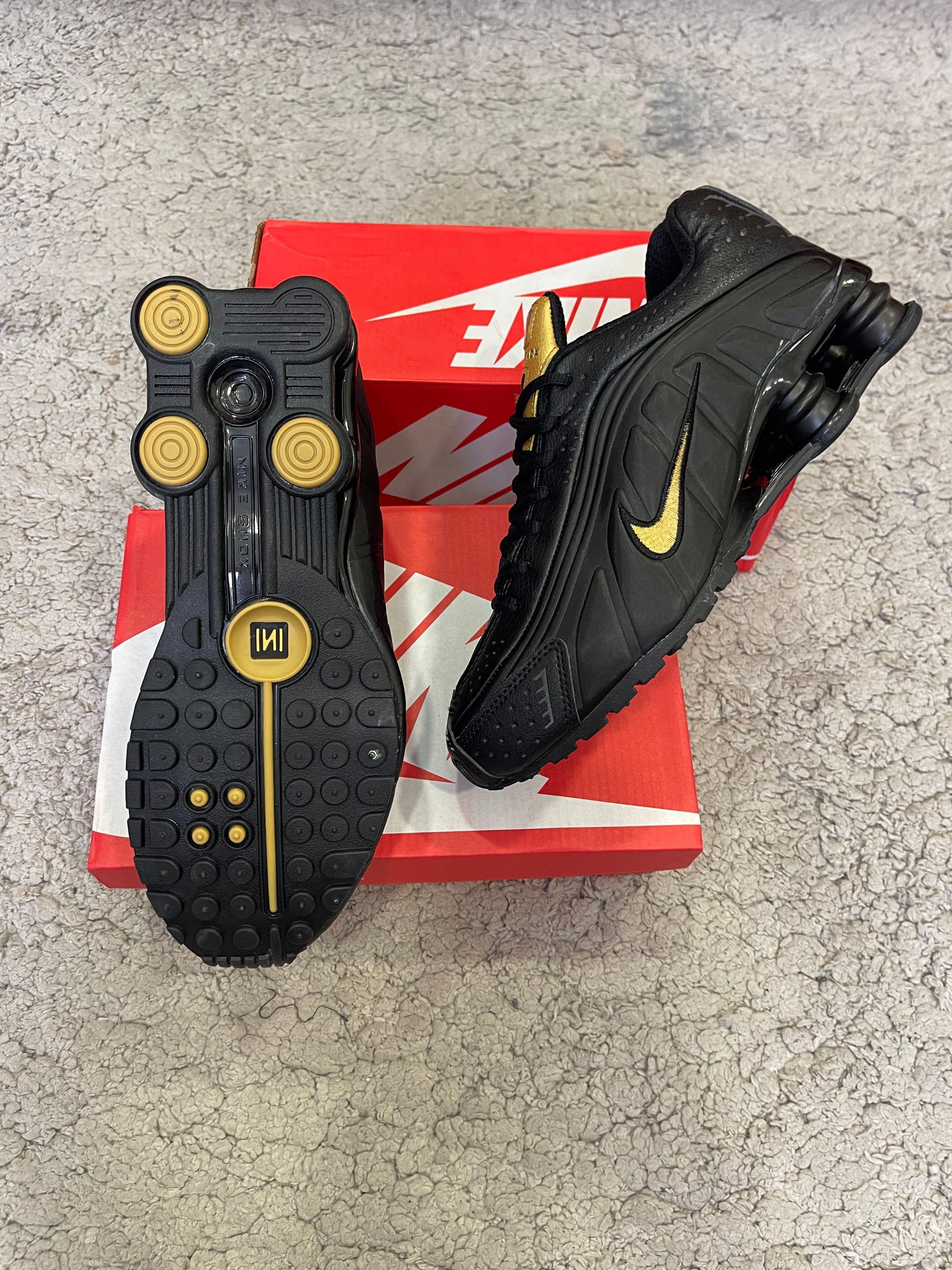 Nike Shox R4 Black Gold - Mi tienda