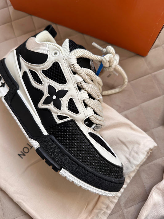 Louis Vuitton Skate B&N